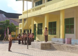 Upacara Pembukaan Penerimaan Tamu Ambalan SMK Dharma Bhakti 4 Kota Jambi Upacara Pembukaan Penerimaan Tamu Ambalan SMK Dharma Bhakti 4 Kota Jambi