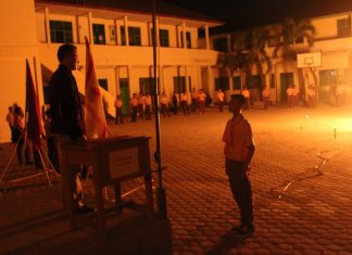 Upacara Api Unggun PTA SMK Dharma Bhakti 4 Kota Jambi