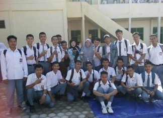 Upacara Peringatan Hari Guru dan HUT PGRI Ke-74 Tahun di SMK Dharma Bhakti 4 Jambi Upacara Peringatan Hari Guru dan HUT PGRI Ke-74 Tahun di SMK Dharma Bhakti 4 Jambi