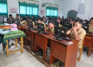 Simulasi UNBK Tahap Pertama Hari Ke-2 SMK Dharma Bhakti 4 Kota Jambi Simulasi UNBK Tahap Pertama Hari Ke-2 SMK Dharma Bhakti 4 Kota Jambi