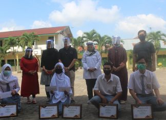 Pembagian Raport Semester Genap Tahun Ajaran 2019/2020 Di Masa Pandemi Covid-19 SMK Dharma Bhakti 4 Jambi Pembagian Raport Semester Genap Tahun Ajaran 2019/2020 Di Masa Pandemi Covid-19