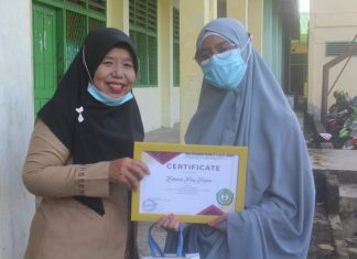 Penyerahan Piagam penghargaan Lulusan Terbaik Tahun Pelajaran 2020/2021 SMKS Dharma Bhakti 4 Penyerahan Piagam penghargaan Lulusan Terbaik Tahun Pelajaran 2020/2021 SMKS Dharma Bhakti 4