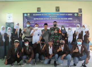 SOSIALISASI LAWAN NARKOBA, PORNOGRAFI, DAN KEKERASAN SEKSUAL SMKS DHARMA BHAKTI 4 JAMBI SOSIALISASI LAWAN NARKOBA, PORNOGRAFI, DAN KEKERASAN SEKSUAL SMKS DHARMA BHAKTI 4 JAMBI