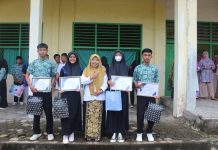 Pembagian Raport Siswa-Siswi SMK Dharma Bhakti 4 Jambi T.P 2022-2023